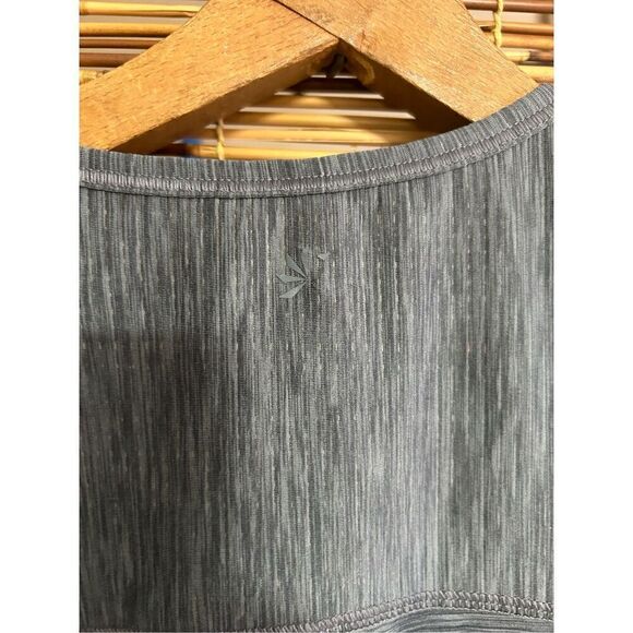 Athleta Size Small (S) Heather Grey T-Shirt Logo on Back of Shirt is Coming off - Picture 4 of 4